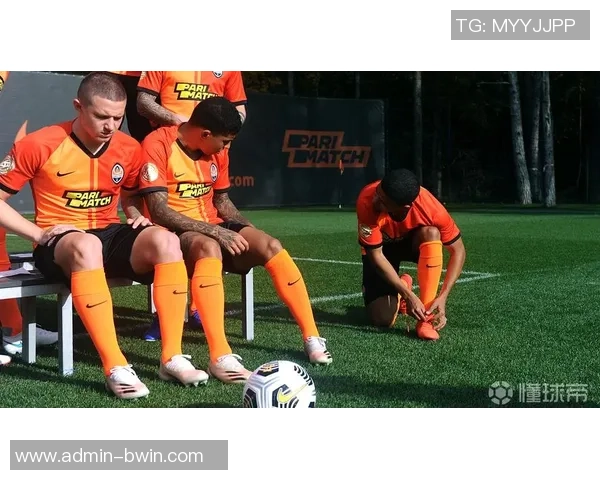 矿工足球队奋勇拼搏展现团队精神与不屈斗志的精彩瞬间 矿工足球队奋勇拼搏展现团队精神与不屈斗志的精彩瞬间