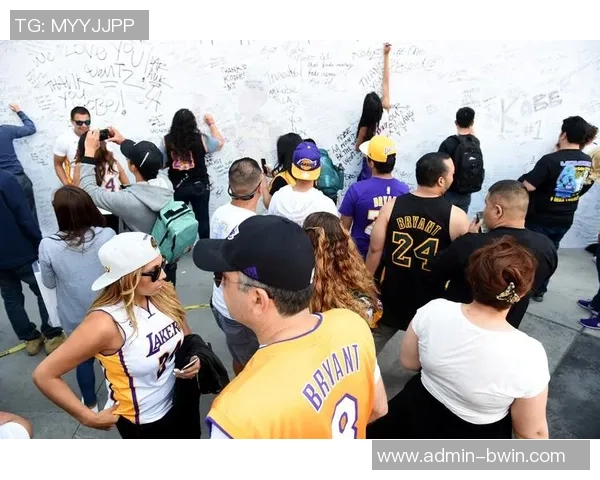 西安高新足球场周边文化活动丰富多彩吸引众多游客和球迷齐聚一堂